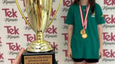 Hatay’ın Arsuz ilçesinde düzenlenen Ortaokullar Arası Kitap Okuma Yarışması’nda 3