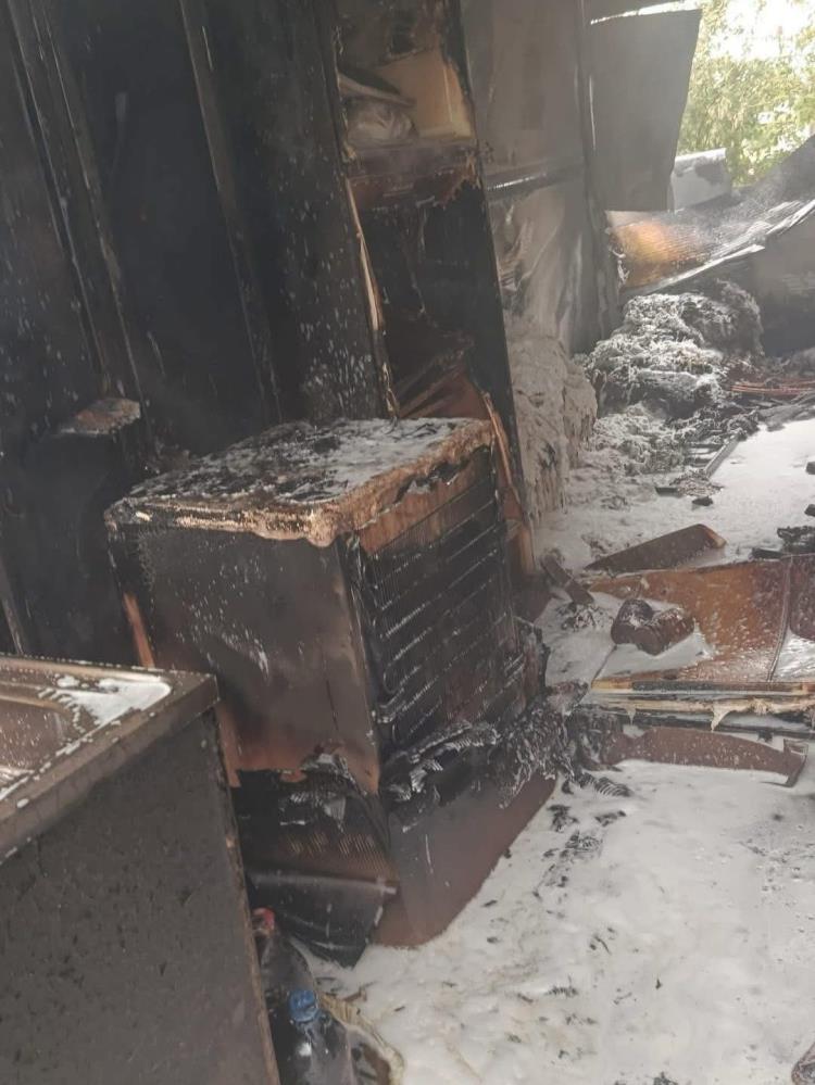 Hatay’ın Kırıkhan ilçesinde, yaşam alanı olarak kullanılan bir konteynerde çıkan