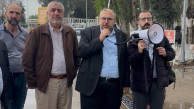 Adana’da İsrail’in Gazze’ye yönelik saldırılarına karşı protesto düzenleyen Filistin gönüllülerinin