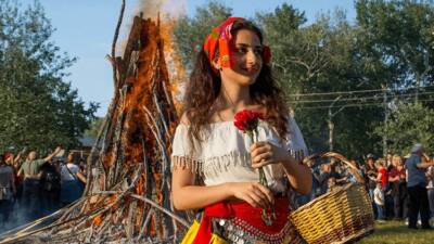 Hıdırellez, Türk dünyasında yüzyıllardır kutlanan, baharın gelişiyle birlikte doğanın uyanışını