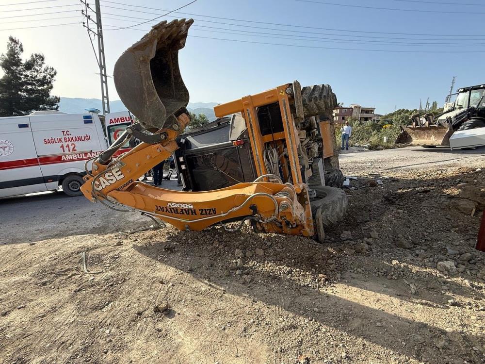 Hatay’ın Defne ilçesinde, Toygarlı Mahallesi’nde meydana gelen trafik kazasında 3