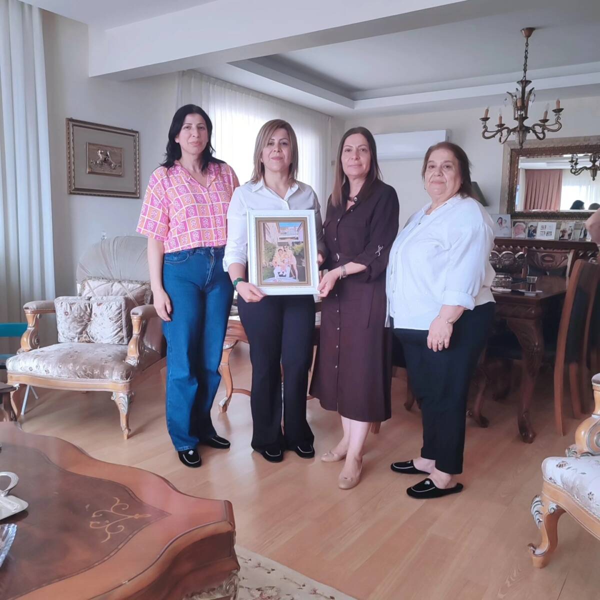 CHP Antakya İlçe Kadın Kolları, Anneler Günü’nü duygu yüklü bir