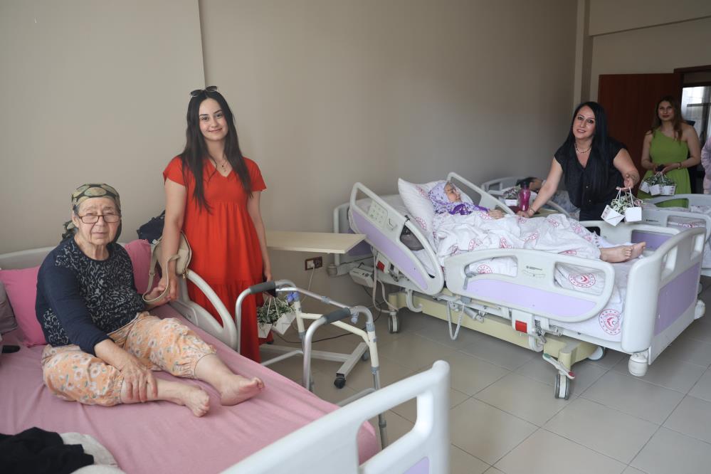 Hatay’da faaliyet gösteren Güneyler Altın ve Mücevherat, Anneler Günü vesilesiyle