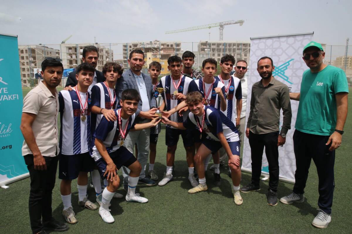 Hatay’ın merkez Antakya ilçesinde Türkiye Gençlik Vakfı (TÜGVA) tarafından gençlerin