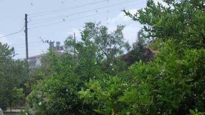 Hatay’da sabah saatlerinden itibaren etkili olan kuvvetli sağanak yağış ve