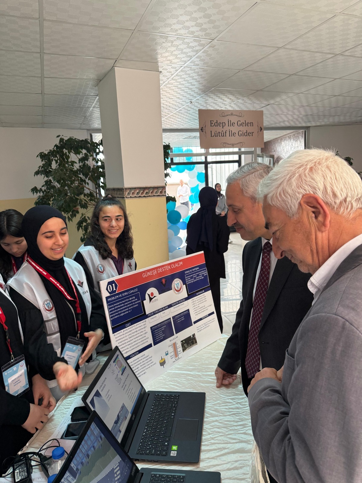 Hatay Mustafa Kemal Üniversitesi Rektörü Prof. Dr. Veysel Eren, Antakya’daki