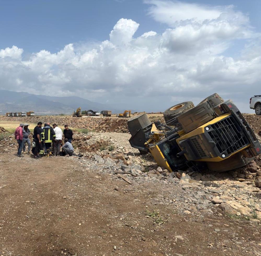 Hatay’ın Kırıkhan ilçesinde, Yalanhoz Mahallesi’nde meydana gelen kazada, inşaat çalışmalarının