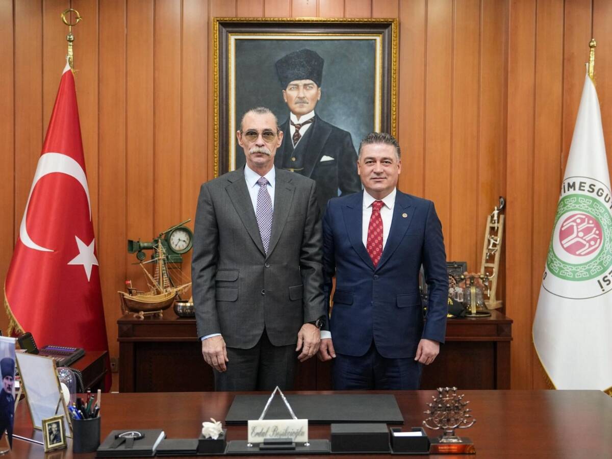 CHP Hatay Milletvekili Servet Mullaoğlu, Etimesgut Belediye Başkanı Erdal Beşikçioğlu’nu