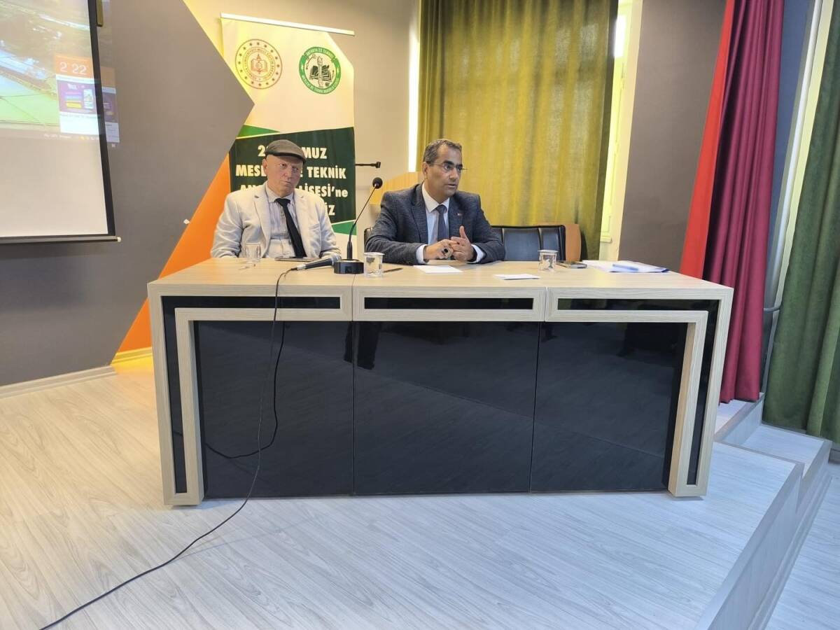 Antakya’da göreve yeni başlayan öğretmenler için düzenlenen ilk toplantı, İlçe