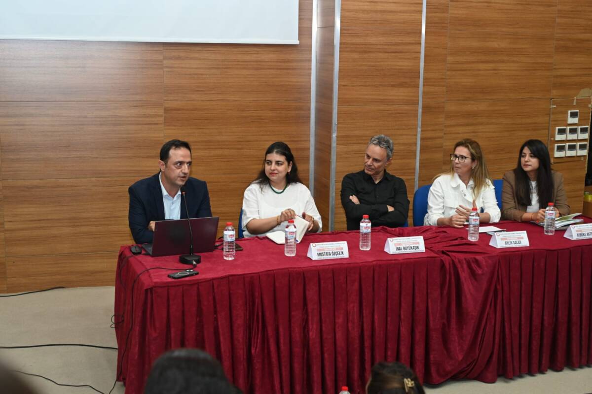 Hatay Mustafa Kemal Üniversitesi (HMKÜ) Mimarlık Fakültesi, öğrencileri sahadaki mesleki