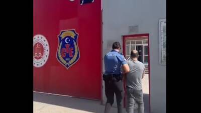 Hatay Emniyet Müdürlüğü ekipleri, aranan şahısların yakalanmasına yönelik yürüttükleri başarılı