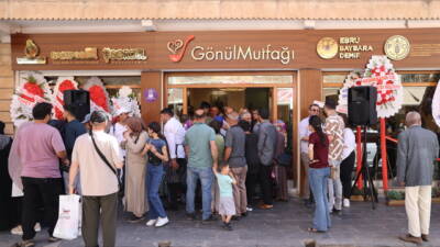 Mardin’in Artuklu ilçesinde kurulan Gönül Mutfağı, elde ettiği gelirle Hatay’ın
