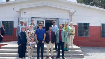 Yayladağı ilçesine bağlı Güveççi kırsal mahallesinde, depremde hayatını kaybeden öğretmen