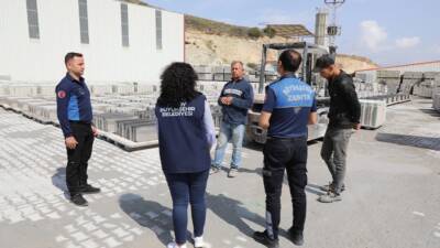 Hatay Büyükşehir Belediyesi, kentte insan sağlığı ve çevreyi tehdit eden