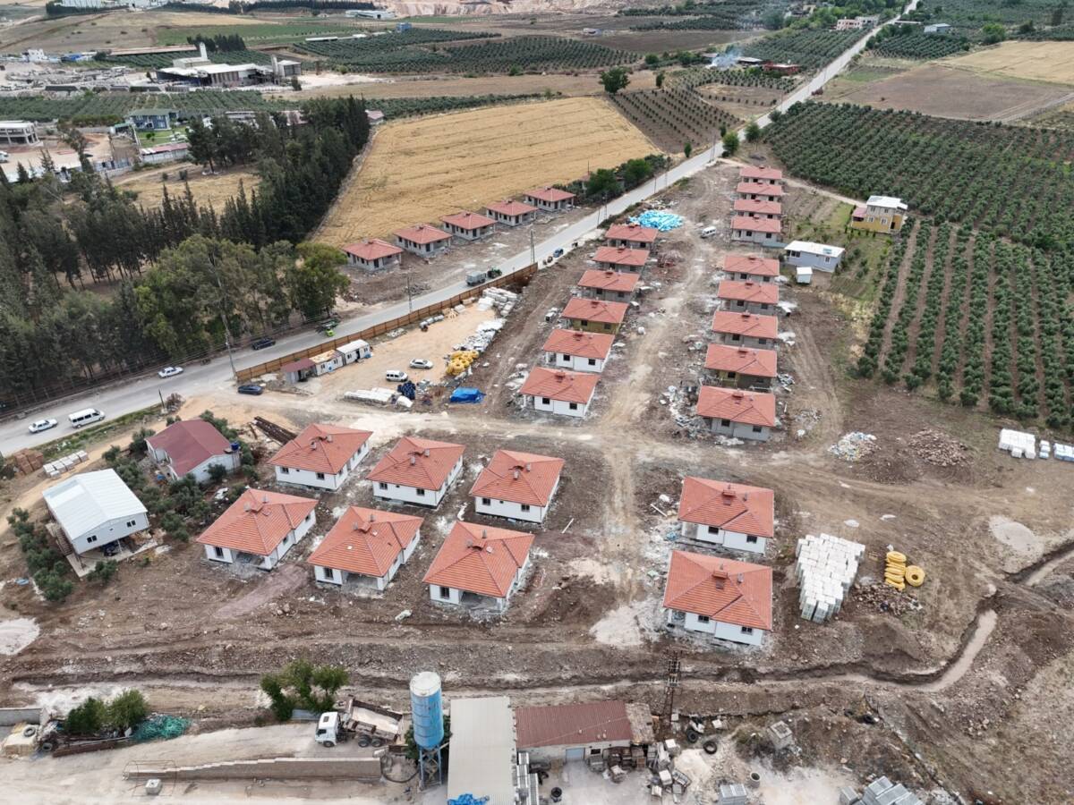 Hatay Büyükşehir Belediyesi (HBB), kentin kırsal kesimlerinde başlattığı dönüşüm çalışmaları