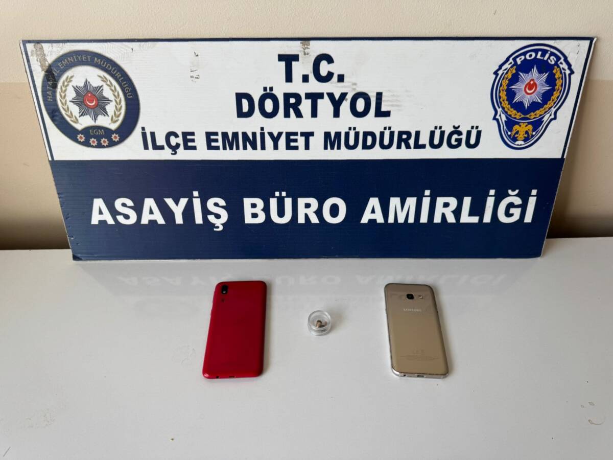 Hatay’ın Dörtyol ilçesinde MTSK sınavına girecek bir adaya kopya düzeneği