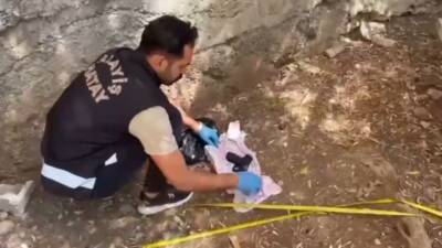 Hatay Emniyet Müdürlüğü ekipleri, İskenderun Bekbele Mahallesi’nde silah ve bıçak