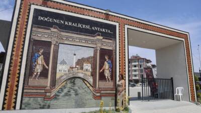 Depremin izlerini sanatla silen Hatay’da mozaik sanatçısı Serap Akgöl, kültürel