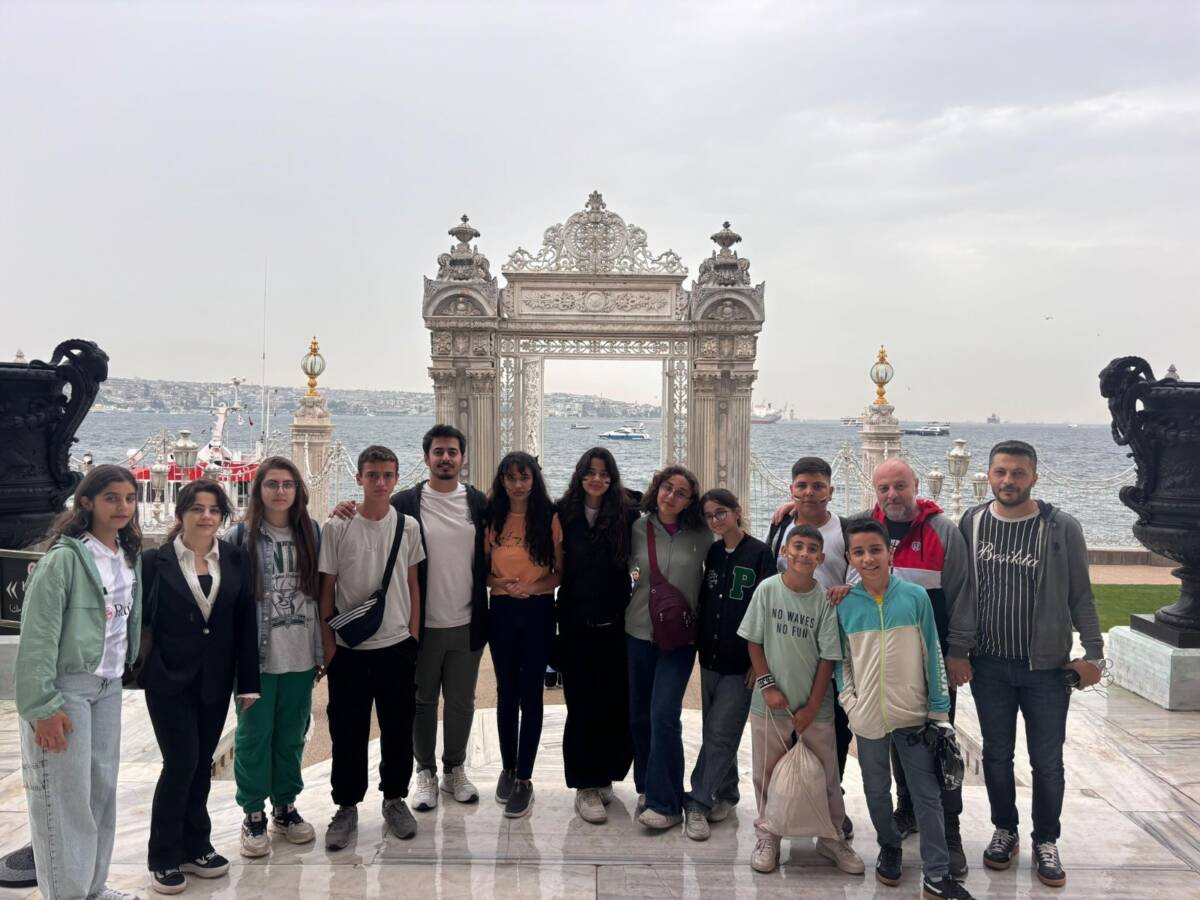 Hatay’ın Yayladağı ilçesinde 2023-2024 eğitim öğretim yılında başarı gösteren öğrenciler,