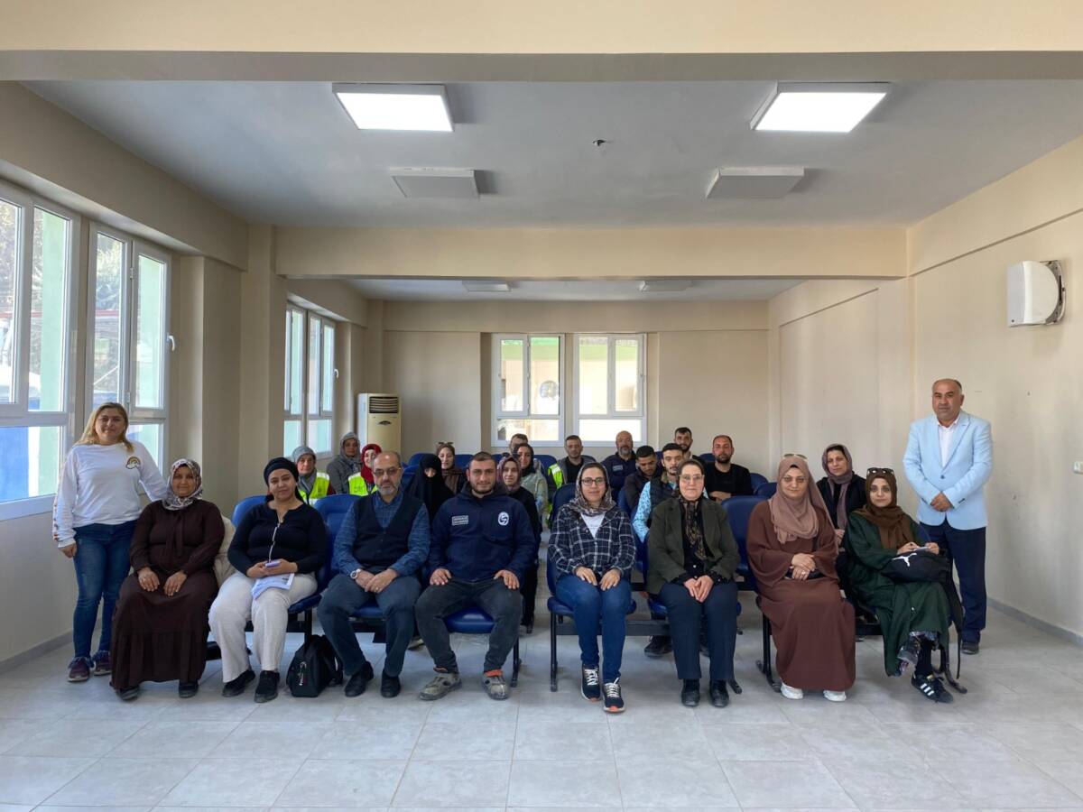 Antakya’da düzenlenen cenaze hizmetleri kursunu başarıyla tamamlayan 40 kursiyere sertifikaları