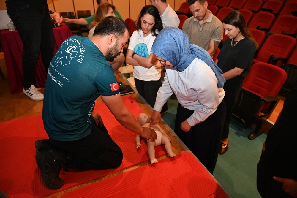 Üniversitemizde görev yapan personele, sağlık alanında ortaya çıkabilecek acil durumlarda