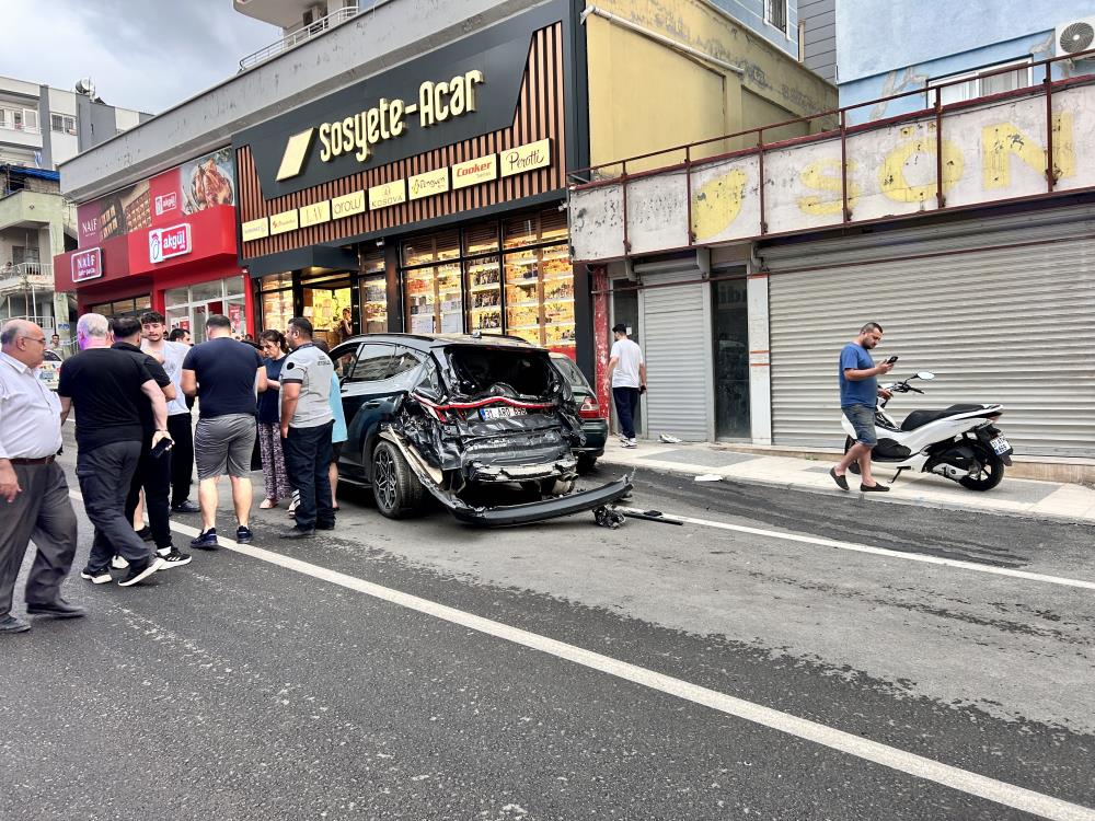 İskenderun Denizciler Mahallesi’nde meydana gelen kazada, fren arızası yaşayan bir