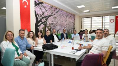 Hatay Mustafa Kemal Üniversitesi (HMKÜ), meslek yüksekokullarıyla sanayi, ticaret, hizmet