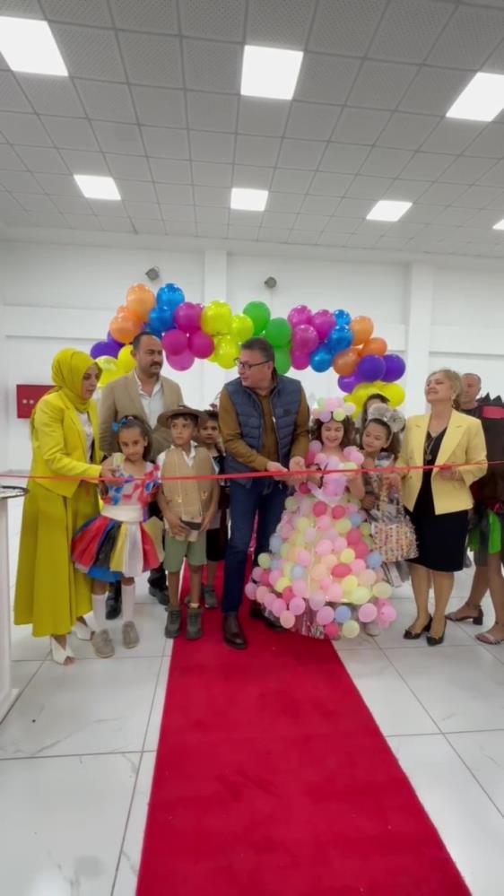 Hatay’ın İskenderun ilçesinde ilkokul öğrencileri, geri dönüşümün önemine dikkat çekmek