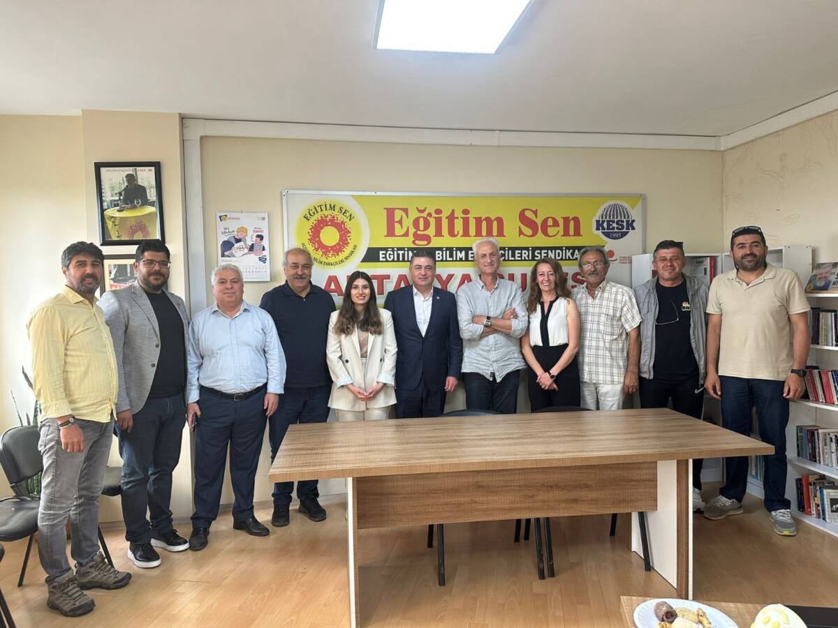 Antalya Akdeniz Üniversitesi, mezun olan öğrencilerin mezuniyet kutlamalarını yasakladı. Bu