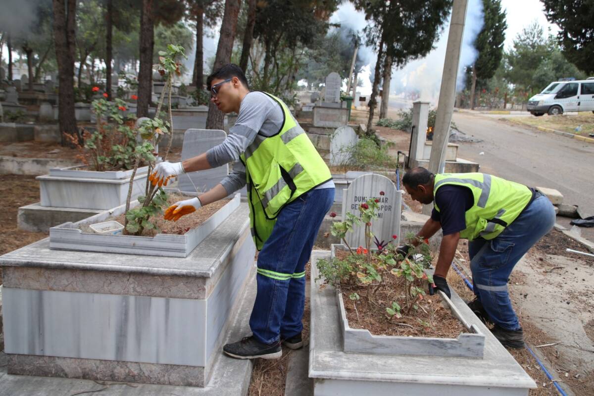 Hatay Büyükşehir Belediyesi (HBB), yaklaşan Kurban Bayramı öncesinde vatandaşların mezar