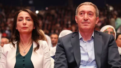   DEM Parti, İstanbul merkezli yolsuzluk operasyonlarına tepki gösterdi. Muhalefet