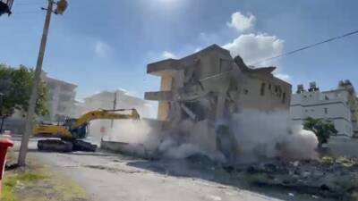 Hatay'ın Dörtyol ilçesinde deprem sonrası ağır hasar aldığı tespit edilen