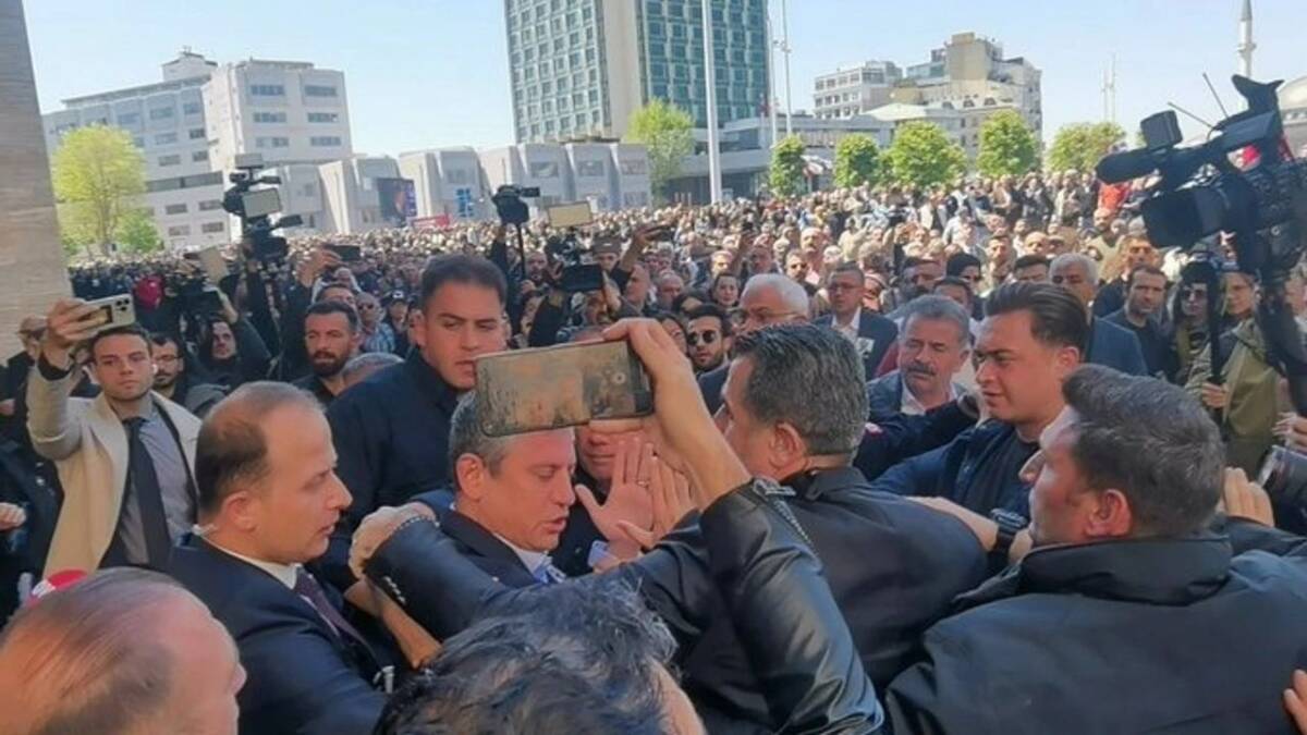 CHP Genel Başkanı Özgür Özel, vefat eden TBMM Başkanvekili ve