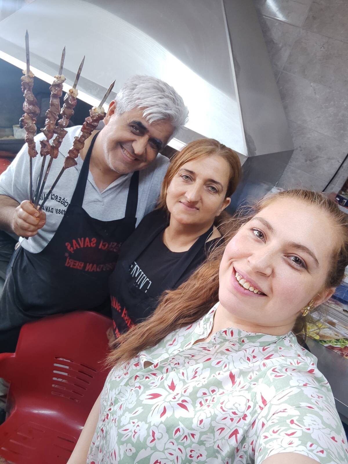 Depremle sarsılan Hatay’da, 36 yıllık ciğer ustası Savaş Yasinoğlu, “sevgi