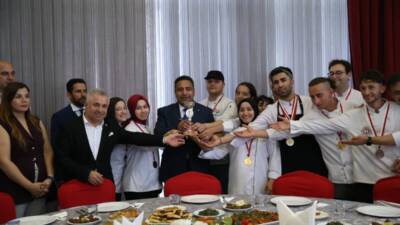 Hatay’ın İskenderun ilçesinde, “Türk Mutfağı Haftası” etkinlikleri çerçevesinde bölgenin zengin