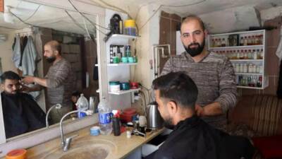 Suriye’deki iç savaştan kaçarak Hatay’a yerleşen ve depreme rağmen mesleğini