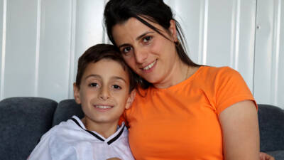 Hatay’da 6 Şubat depremlerinde eşi ve kızını kaybeden Aylin Mum