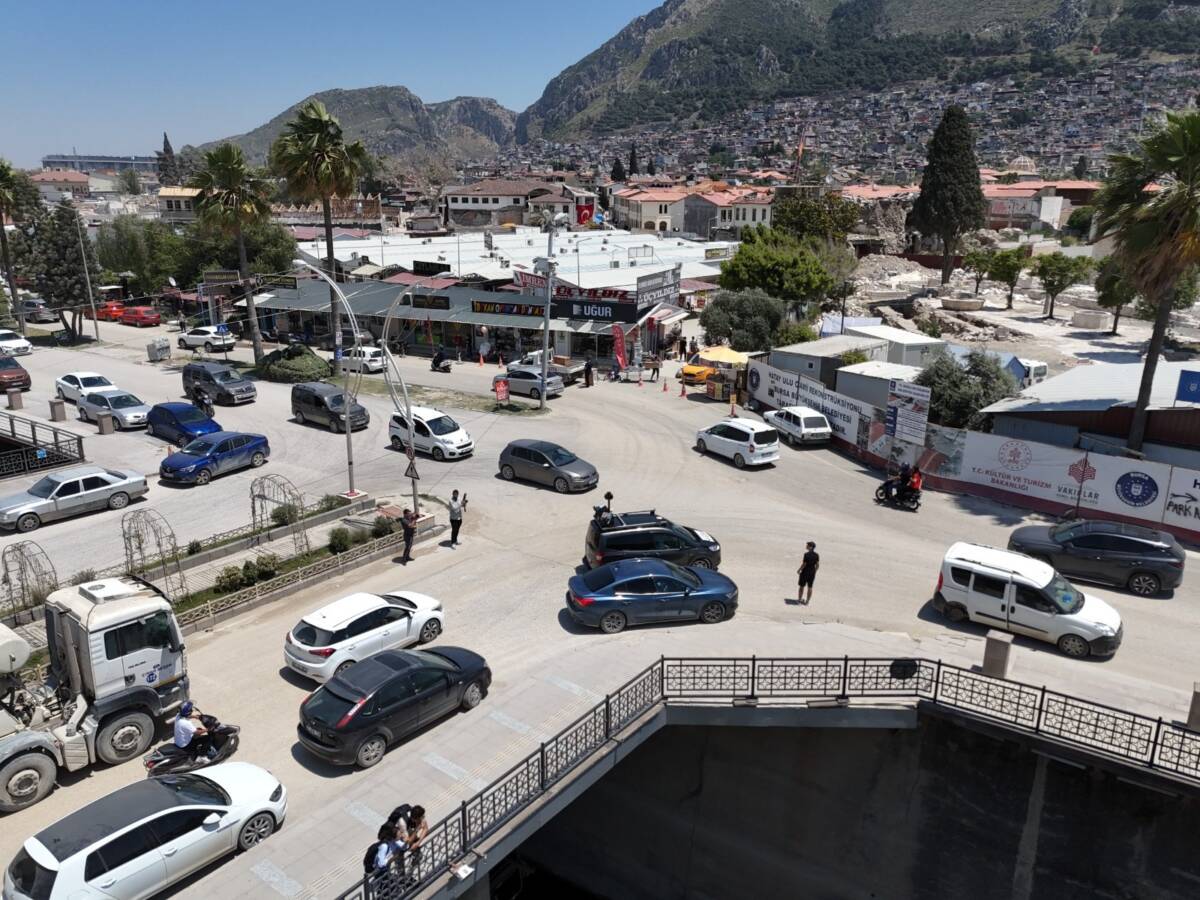 Hatay Büyükşehir Belediyesi (HBB), kent genelinde sürdürülen ve planlanan projelerin