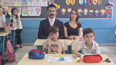 Hatay’ın Altınözü Kaymakamı Mehmet Sert, 27 yıl önce ilkokulda eğitim