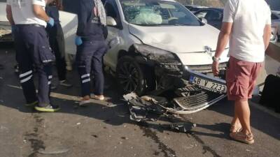 Hatay'ın Belen ilçesinde sabah saatlerinde meydana gelen zincirleme trafik kazasında