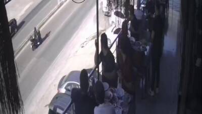 Hatay'ın Belen ilçesinde sık sık kazaların yaşandığı kavşakta bir motosiklet