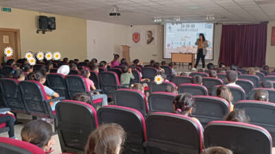 Hatay’ın Kırıkhan ilçesinde İlçe Sağlık Müdürlüğü tarafından yürütülen farkındalık eğitimleri