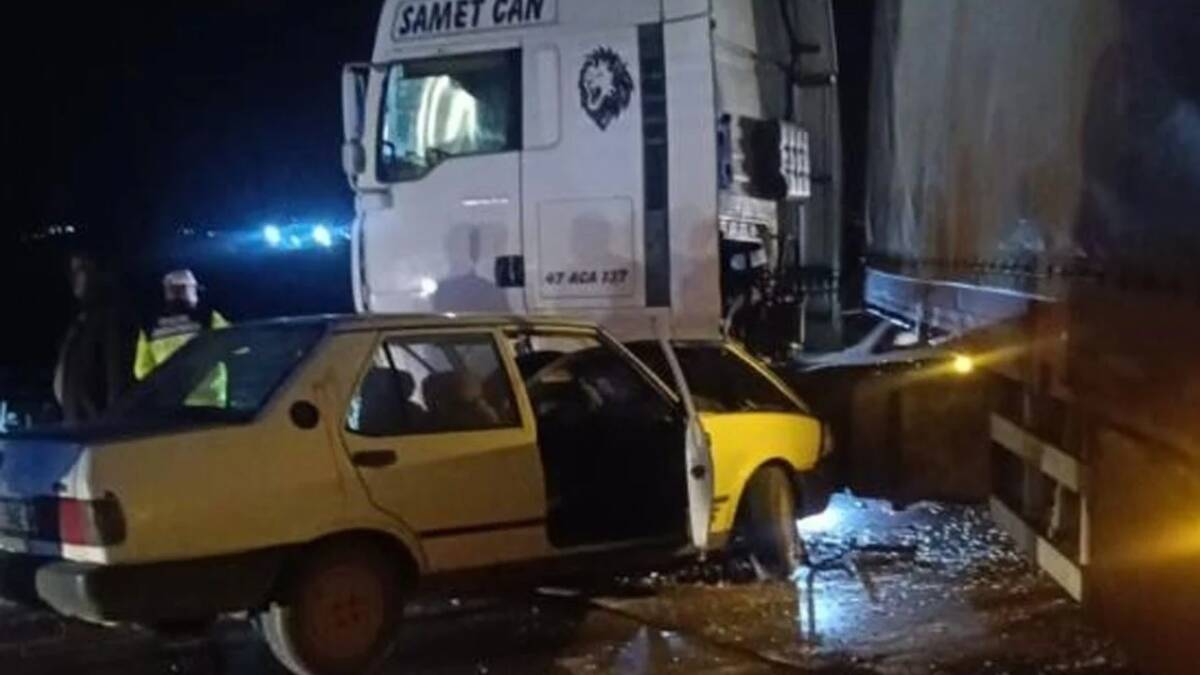 Hatay’ın Kırıkhan ilçesinde meydana gelen trafik kazasında, Fiat Tofaş marka