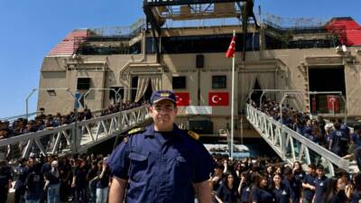 Deprem sonrası eğitime gemide devam eden Osman Ötken Anadolu Lisesi’nin