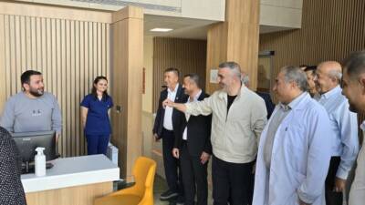 Altınözü Devlet Hastanesi’ni ziyaret eden MHP Hatay Milletvekili Lütfi Kaşıkçı,