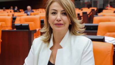 Cumhuriyet Halk Partisi (CHP) Hatay Milletvekili Nermin Yıldırım Kara, 6
