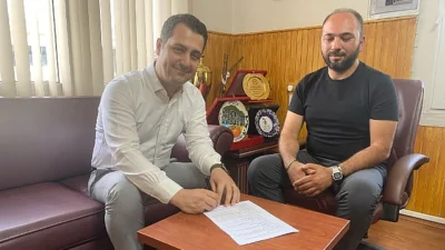 Erzin Belediye Başkanı Ökkeş Elmasoğlu, yeni pazar yerinin çatısına kurulacak