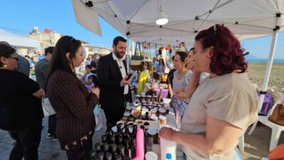 Hatay’ın Samandağ ilçesinde, baharın gelişini simgeleyen Hıdırellez Bayramı, çeşitli etkinliklerle