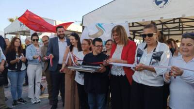 Hatay’ın Samandağ ilçesinde, kadınların el emeğiyle ürettikleri ürünlerin yer aldığı
