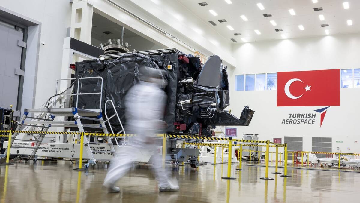 Ulaştırma ve Altyapı Bakanı Abdulkadir Uraloğlu, Türkiye’nin ilk yerli ve